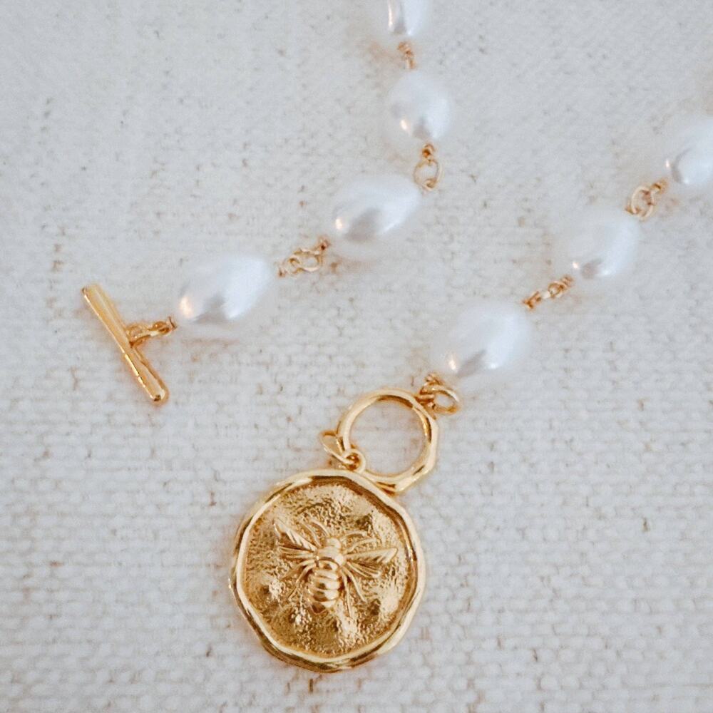 Golden Bee Baroque Necklace | 18k Gold Plated